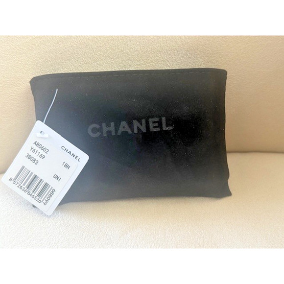 CHANEL BOY Zip Card Wallet Quilted Caviar Black & Gold BAG AND TAG AUTENTIC NEW! - Picture 2 of 8